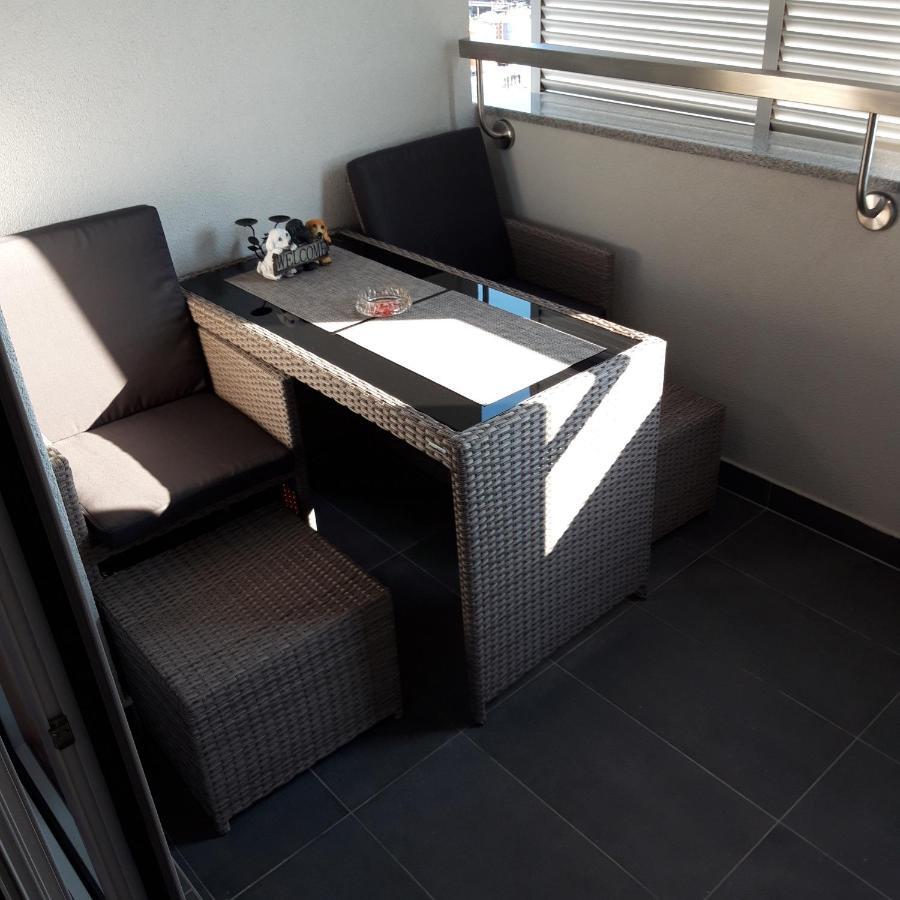 Gold Shadow Apartment *