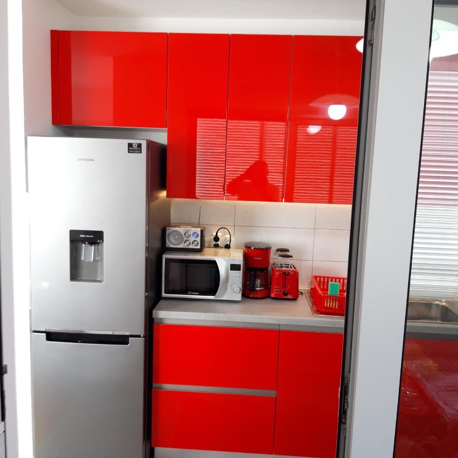 Gold Shadow Apartment *
